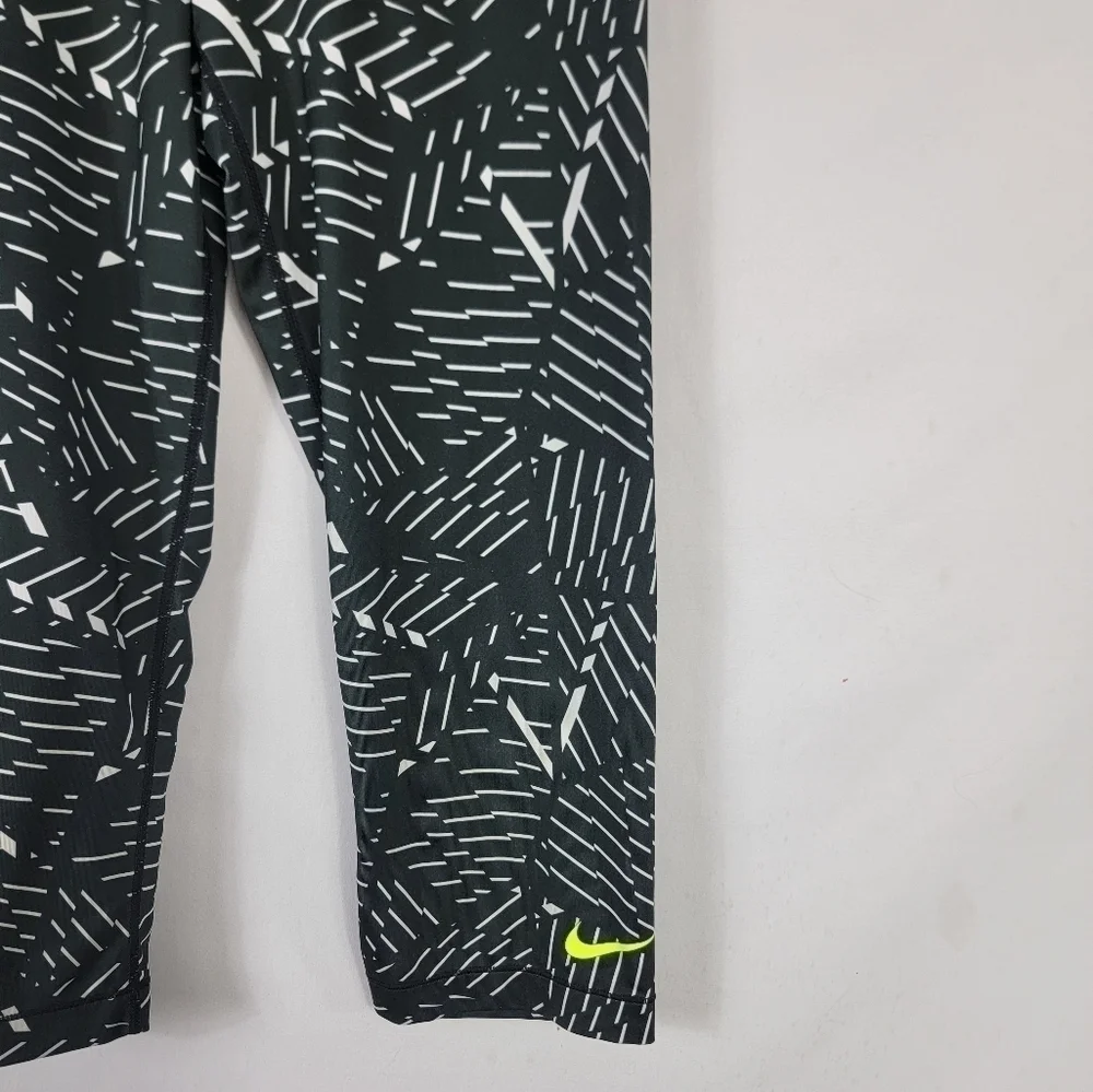 Girls size Medium Nike capris